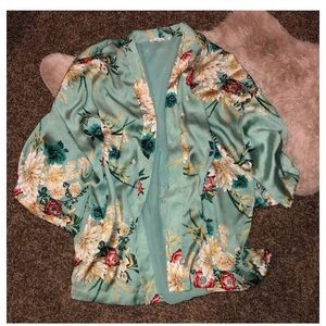 Violet & Claire Floral Kimono